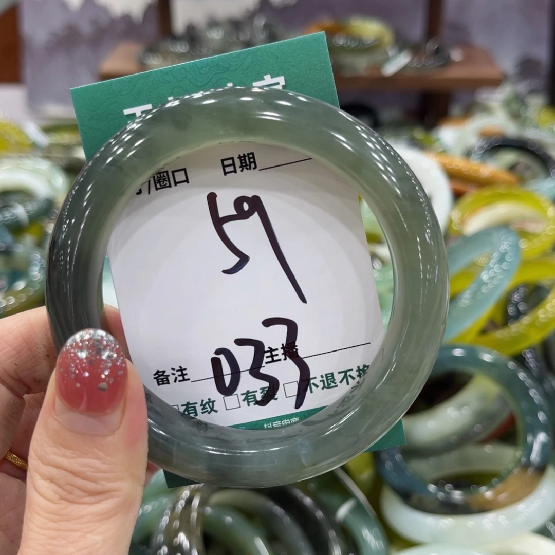 狐***狸岫玉未镶嵌手镯手镯