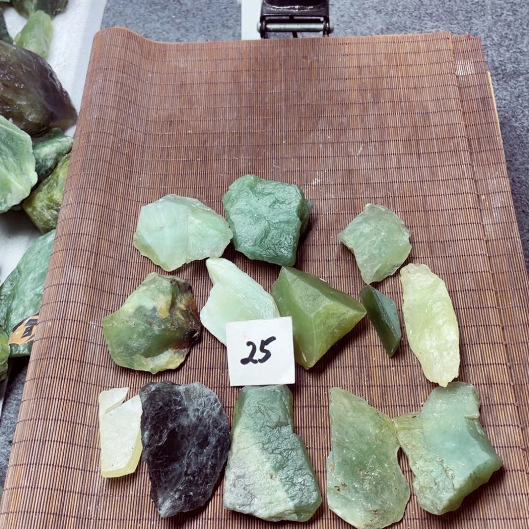 7***蛇纹石玉未镶嵌珠宝奇石