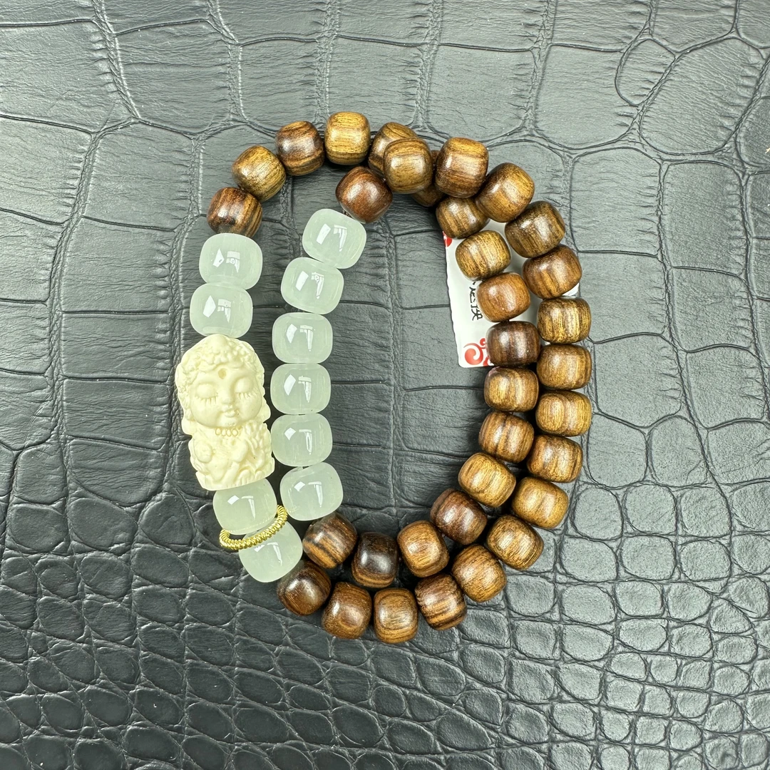 1063沉木雕刻手串