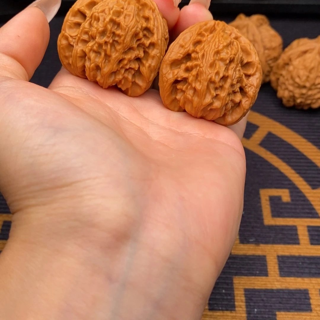 等***来文玩核桃吊坠白狮子