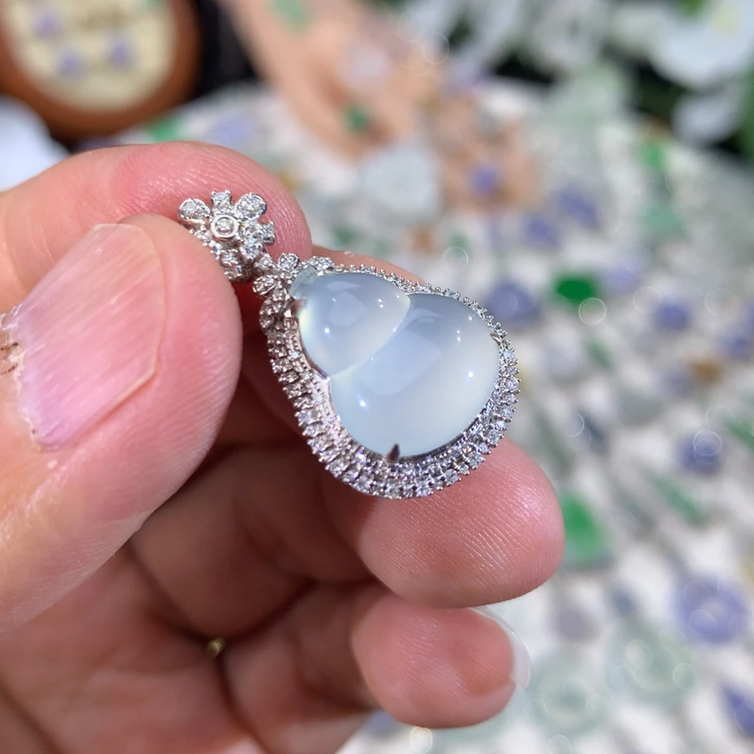 吊坠(不含链)18K金镶嵌翡翠