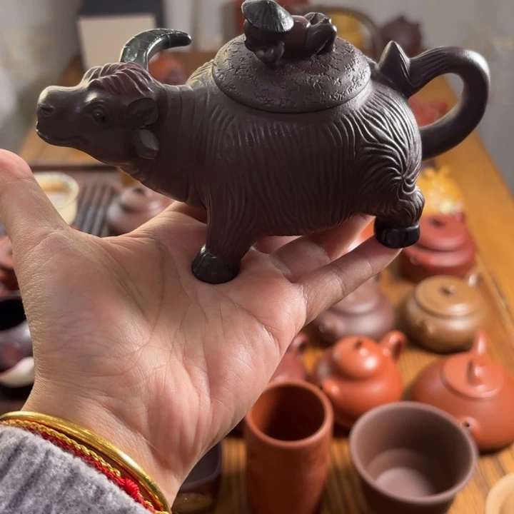 紫砂190c 紫泥小牛壶