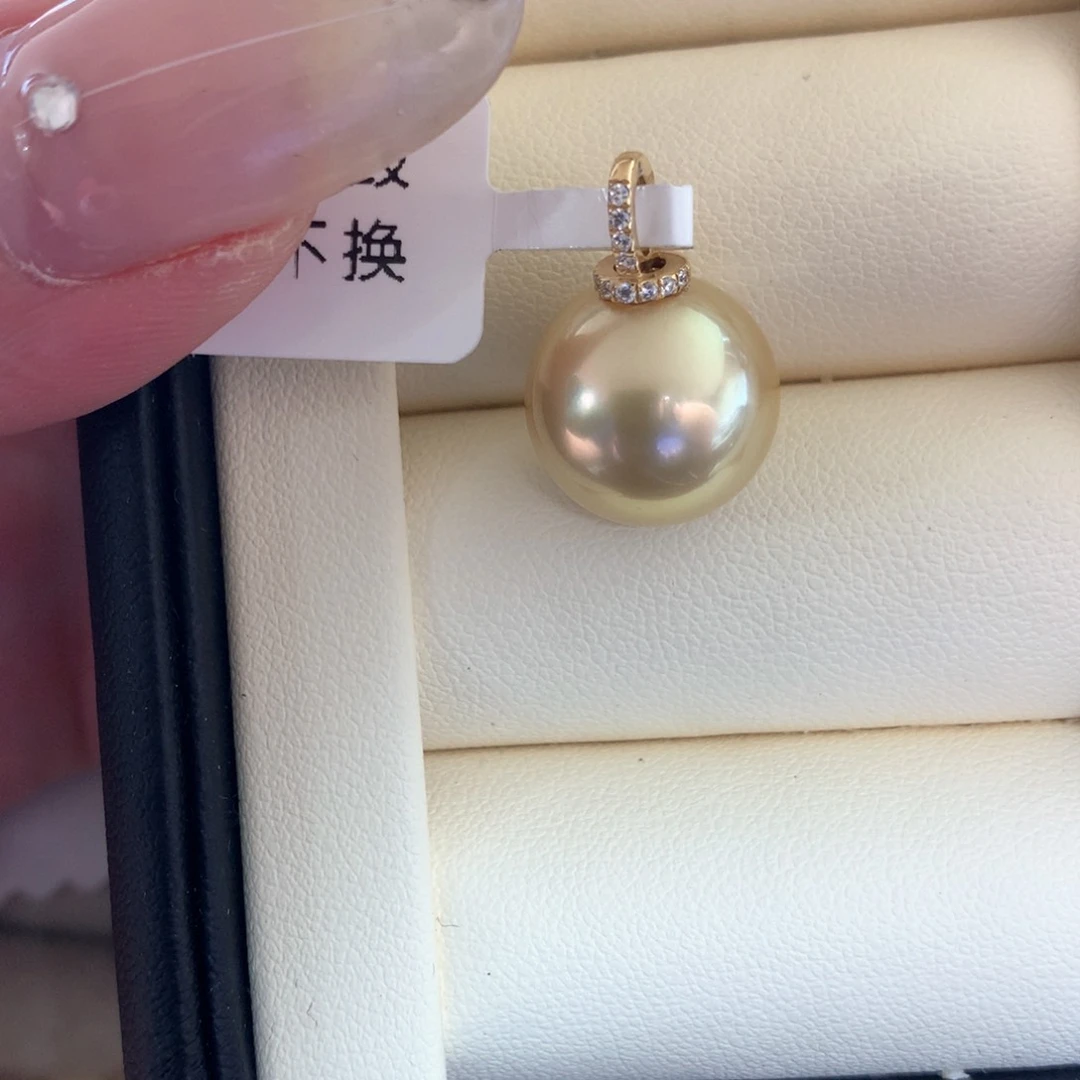 颈饰18K金镶嵌海水珍珠