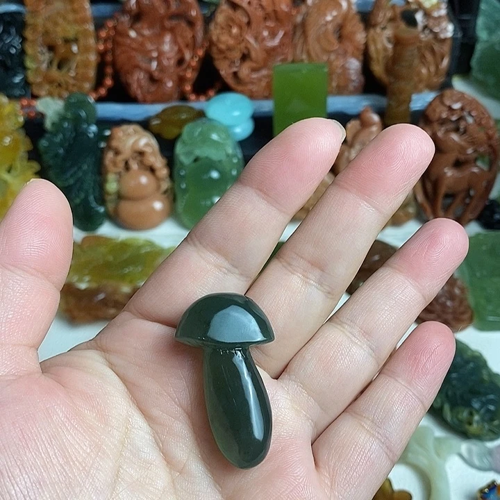 未镶嵌蛇纹石玉颈饰