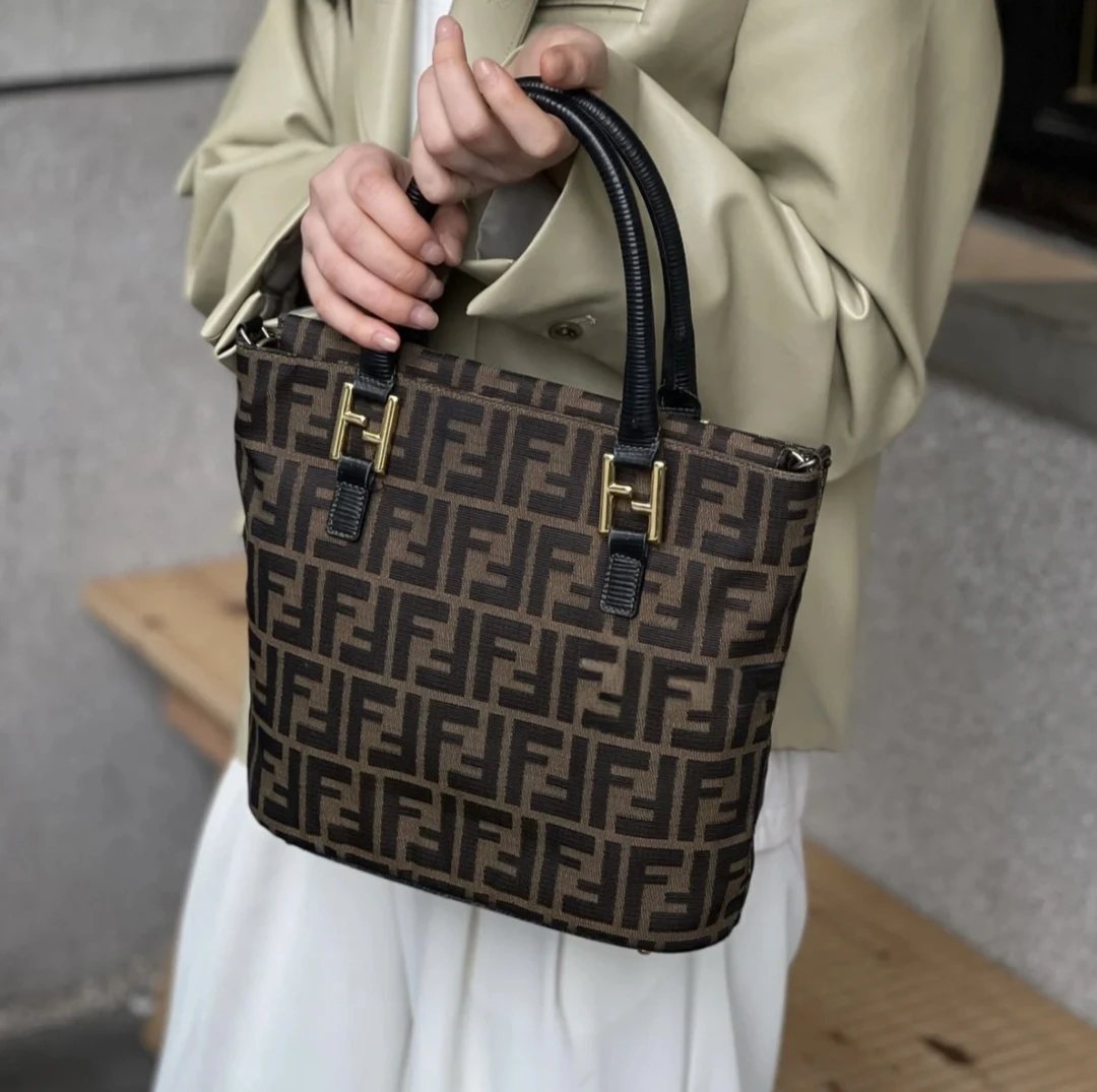 95新 FENDI/芬迪 小琴谱
