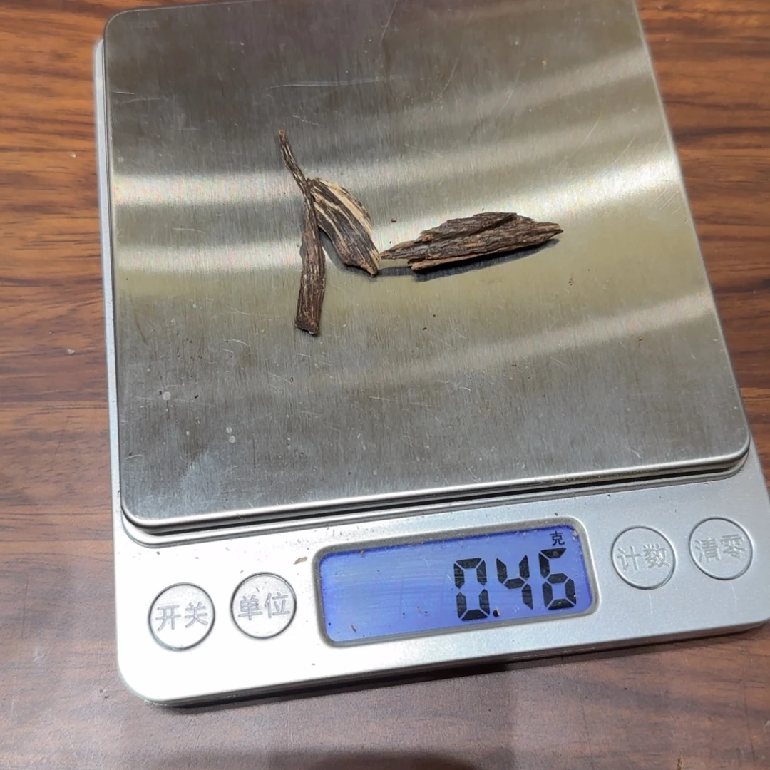 沉香碎屑沉香海南树心油0.48克