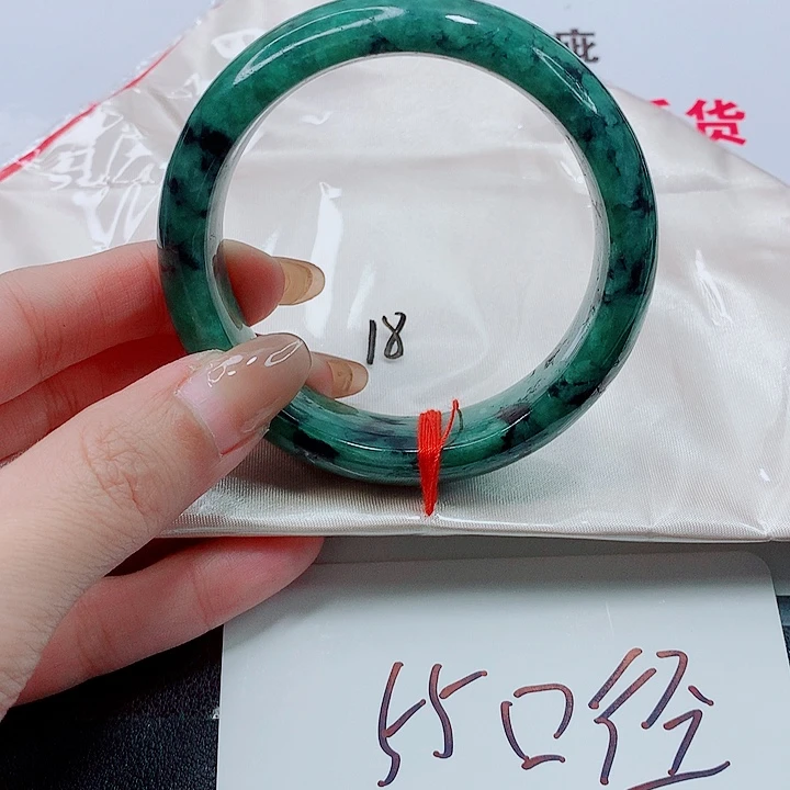 翡翠未镶嵌手镯翡翠