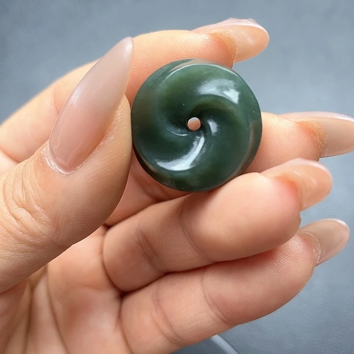 【闪购商品】颈饰未镶嵌和田玉