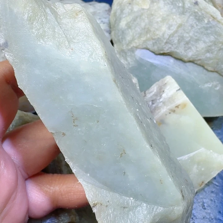 和田玉未镶嵌珠宝半成品