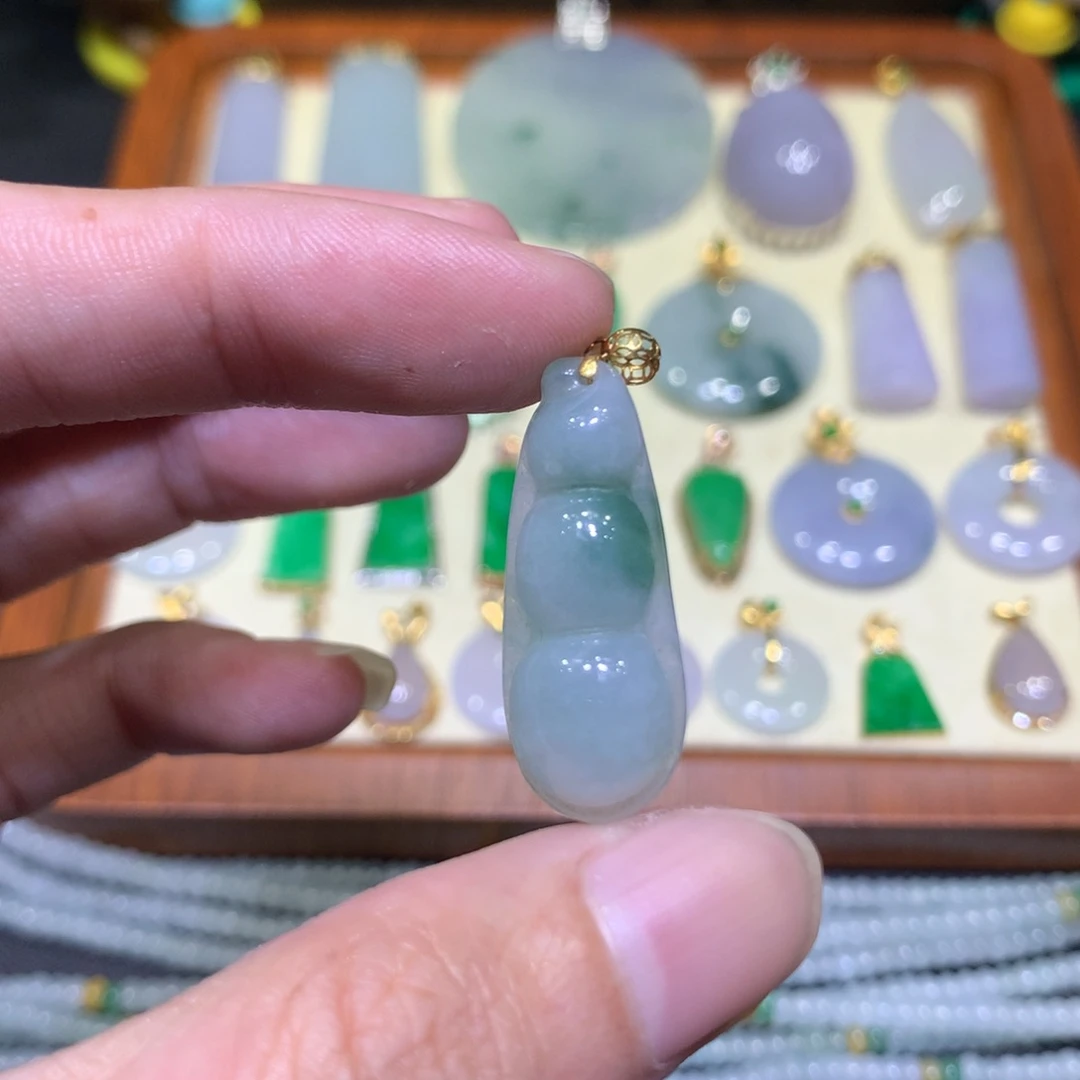吊坠(不含链)18K金镶嵌翡翠