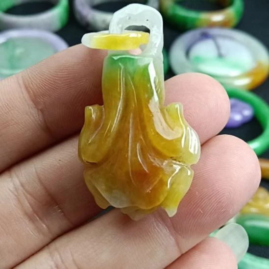 翡翠未镶嵌挂件翡翠