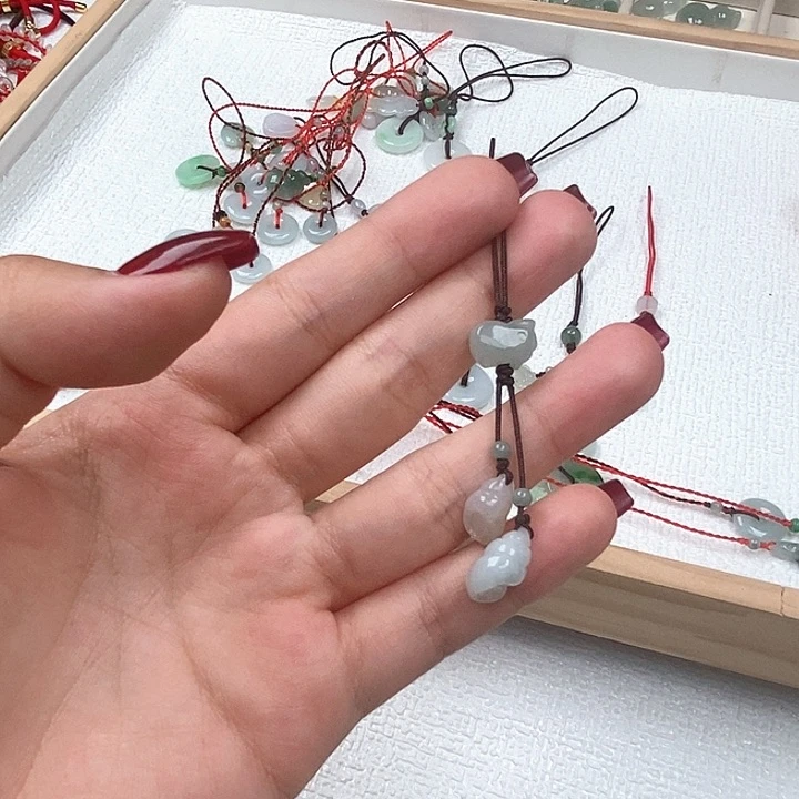 润***禾翡翠未镶嵌耳饰手机挂