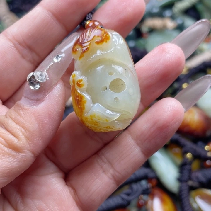 和田玉颈饰未镶嵌