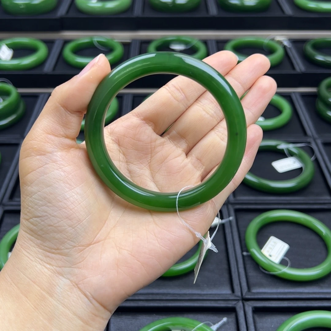 和田玉（碧玉）未镶嵌手镯