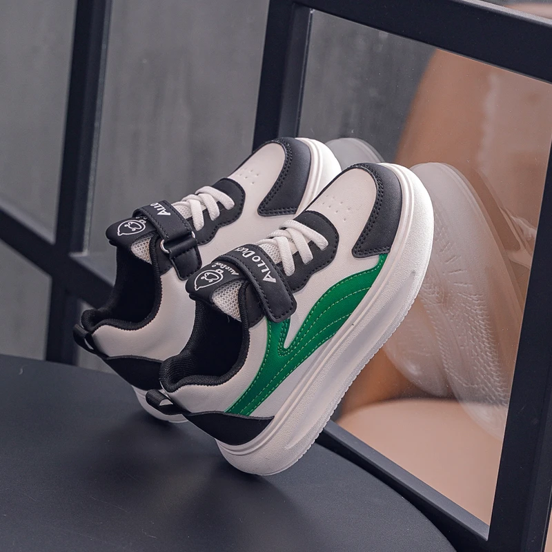 儿童运动鞋2025春秋季新款轻便软底防滑中大童时尚休闲男女童板鞋