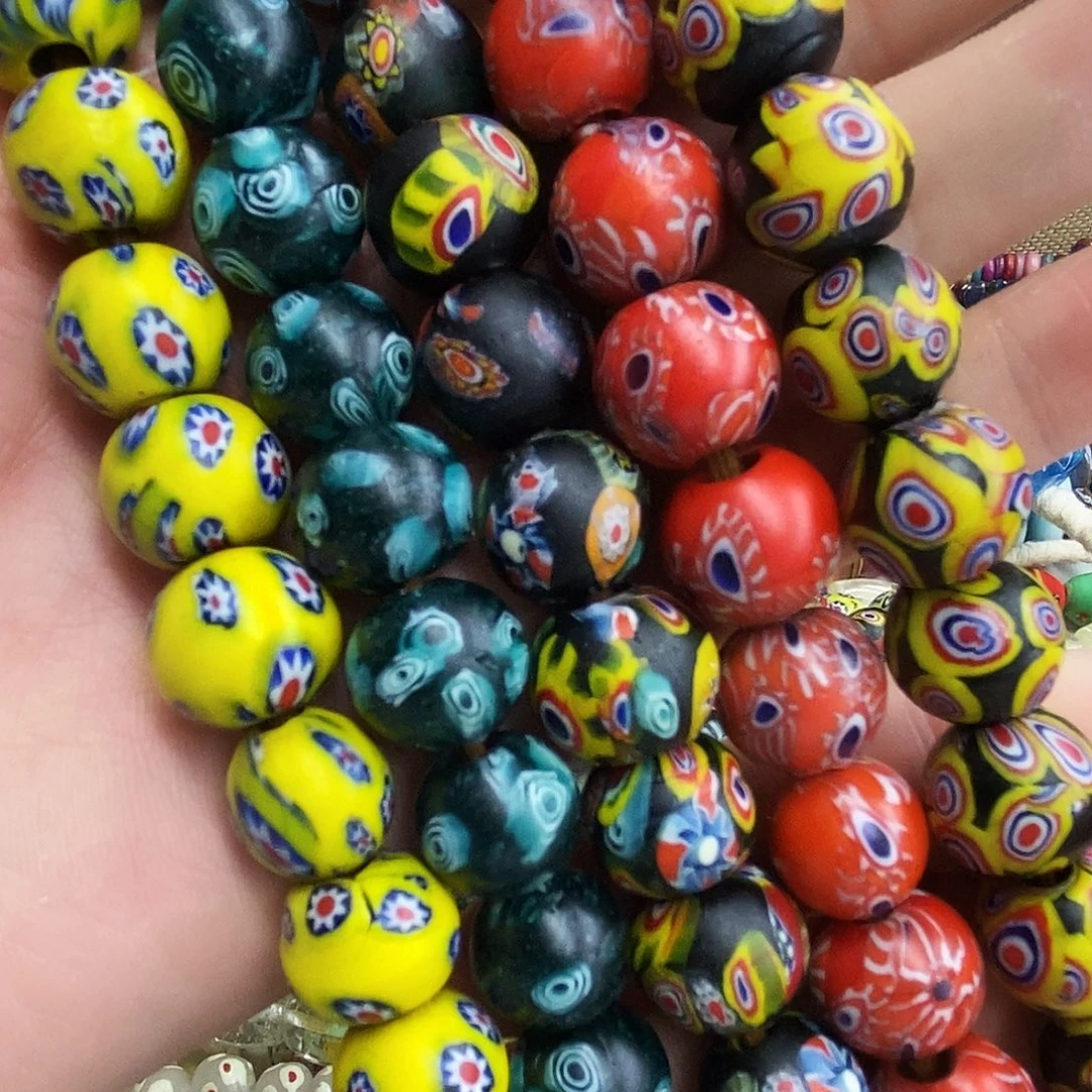 颈饰琉璃尼泊尔老飘花圆珠一条 可半