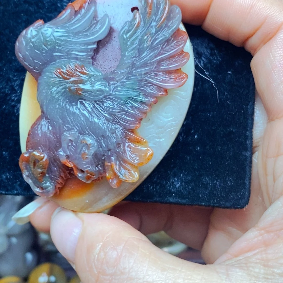 未镶嵌石英质玉（黄龙玉）颈饰