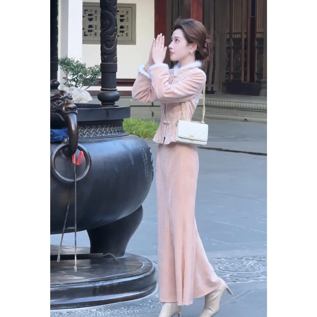 秋季清冷富家千金气质女神范高级感新中式国风粉色丝绒连衣裙套装