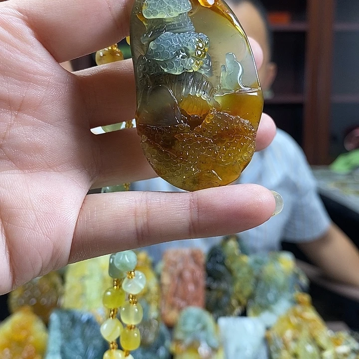 未镶嵌蛇纹石玉颈饰