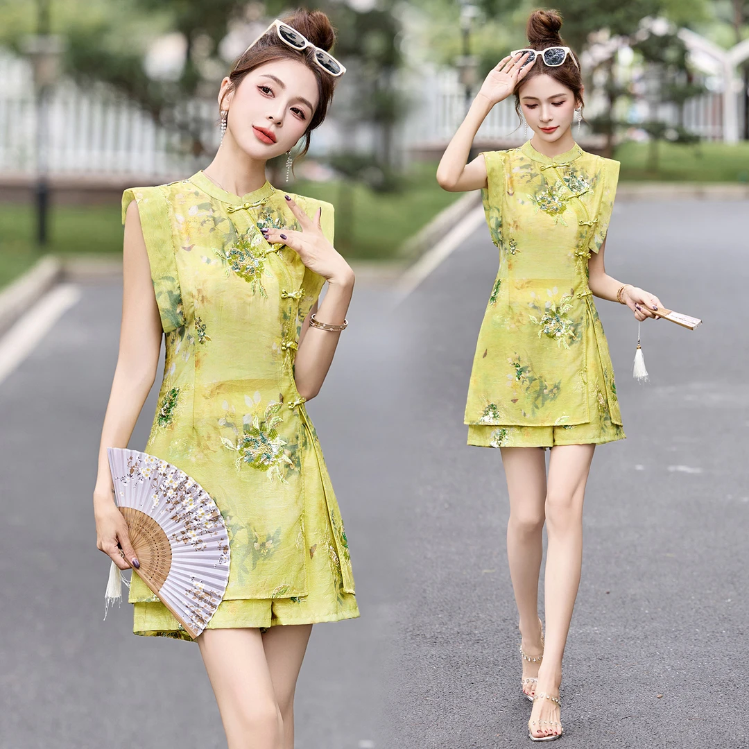 新中式国风刺绣盘扣套装女2025年夏季新款复古改良旗袍短裤两件套