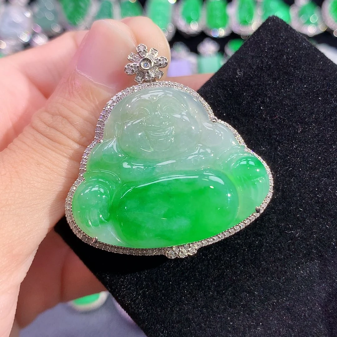 翡翠18K金镶嵌颈饰