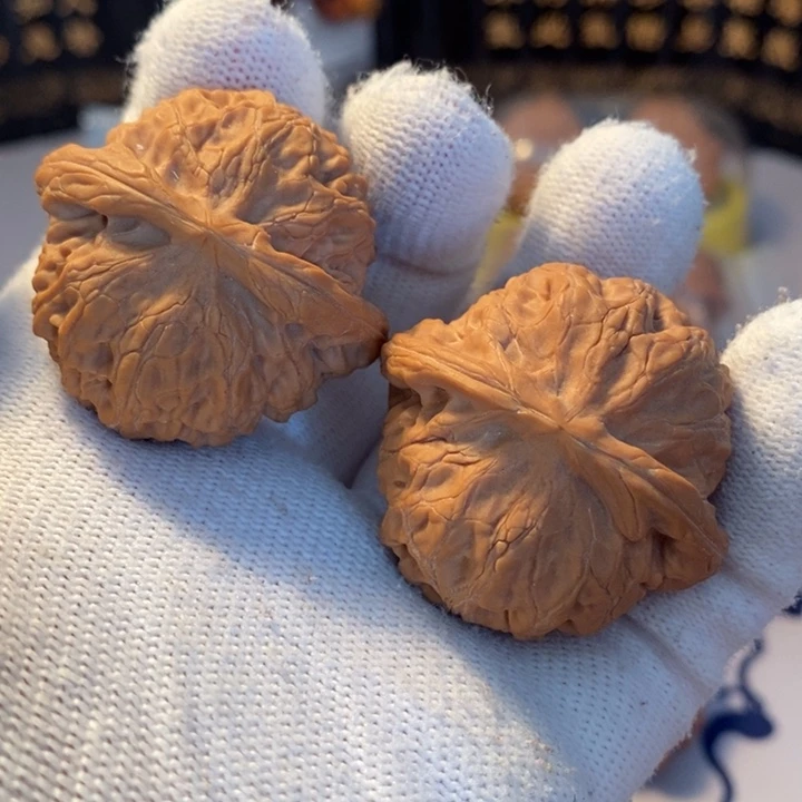 文玩核桃吊坠40.5宫灯