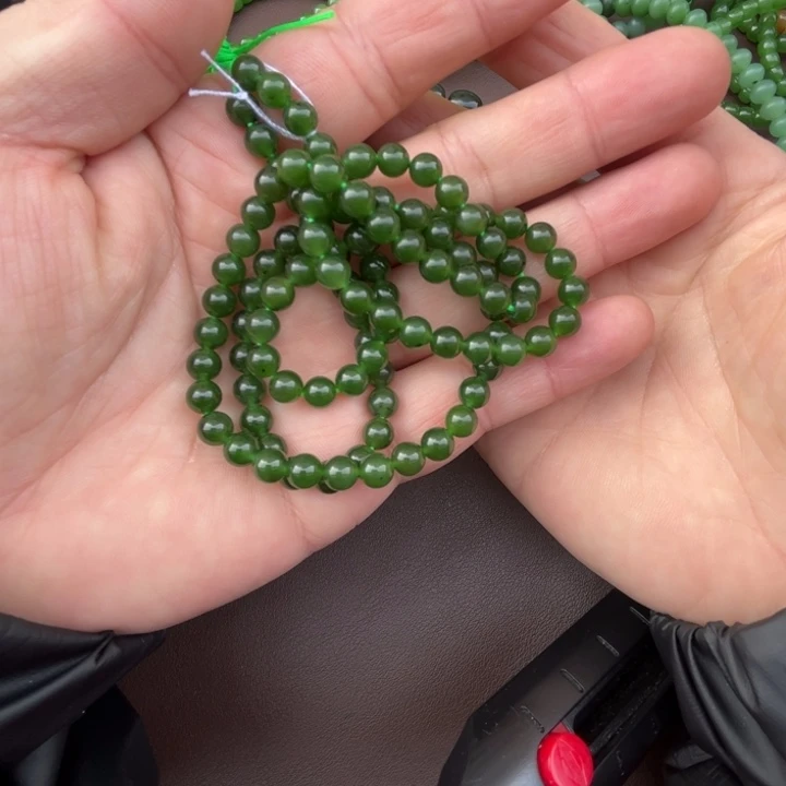 和田玉未镶嵌车挂