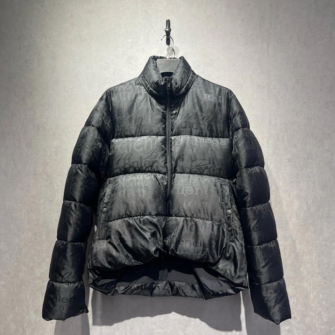 全新未使用 Balenciaga/巴黎世家 logo字母满印外套/46码/18200