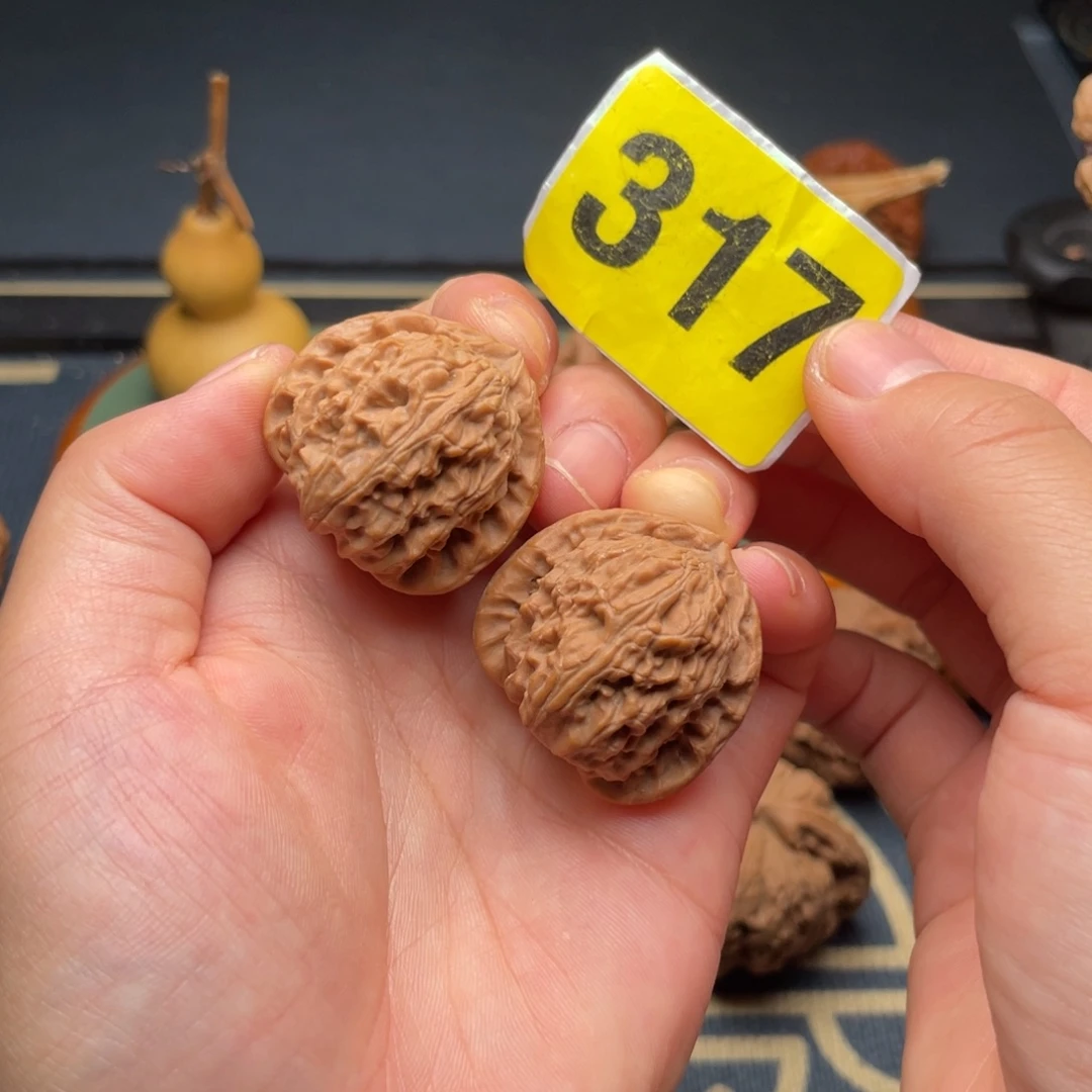 黑***₇吊坠文玩核桃32全品三角白317号
