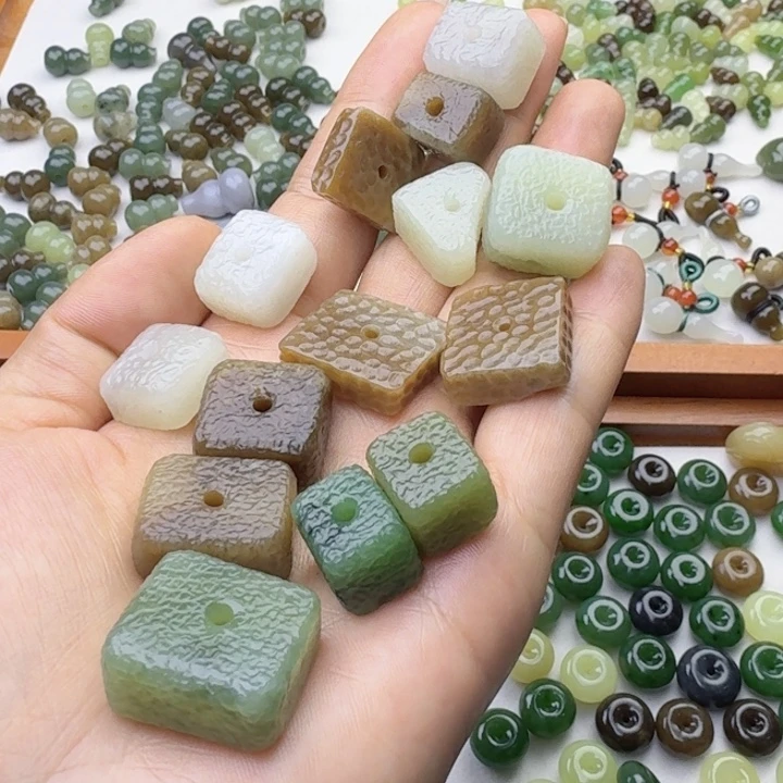 稳***福和田玉未镶嵌挂件