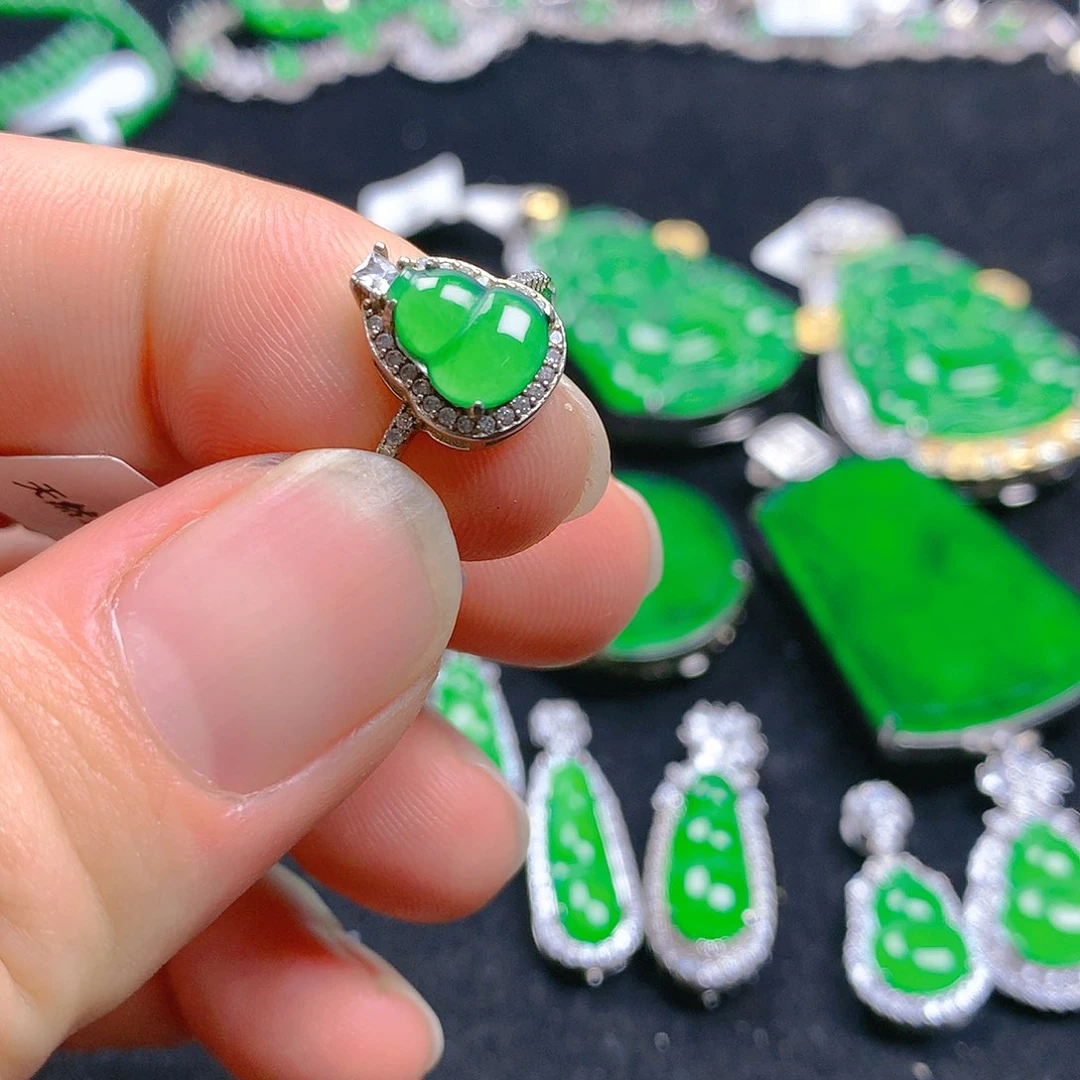 颈饰银S925镶嵌翡翠翡翠