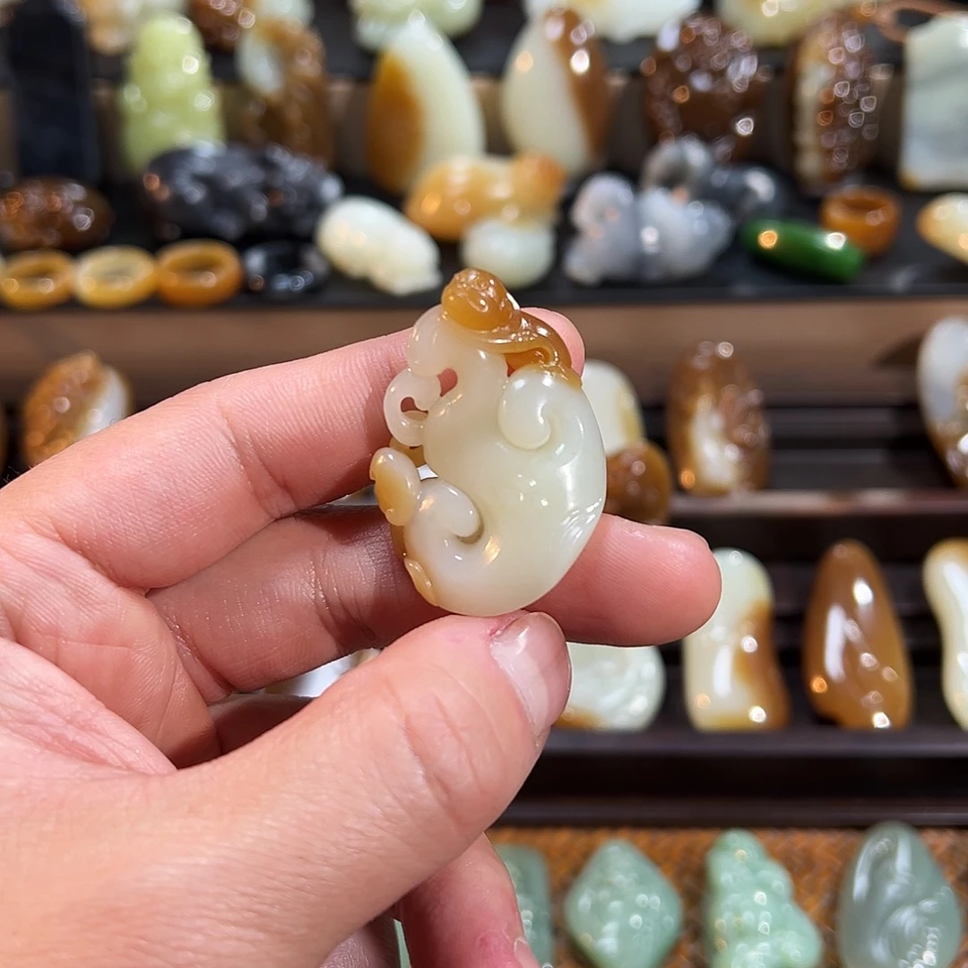 精***美和田玉未镶嵌颈饰