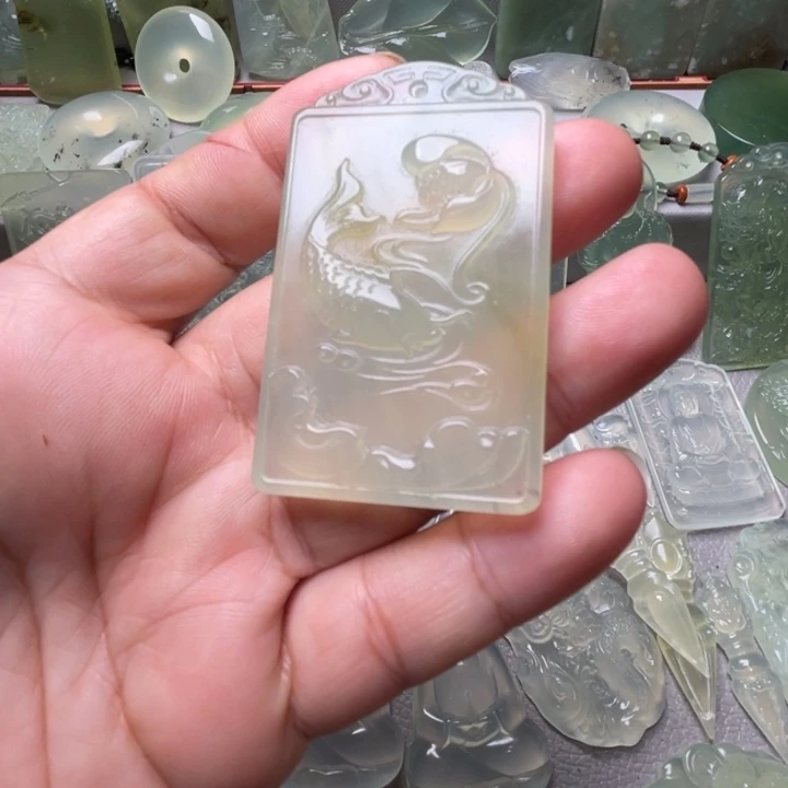 岫玉未镶嵌吊坠(赠链)