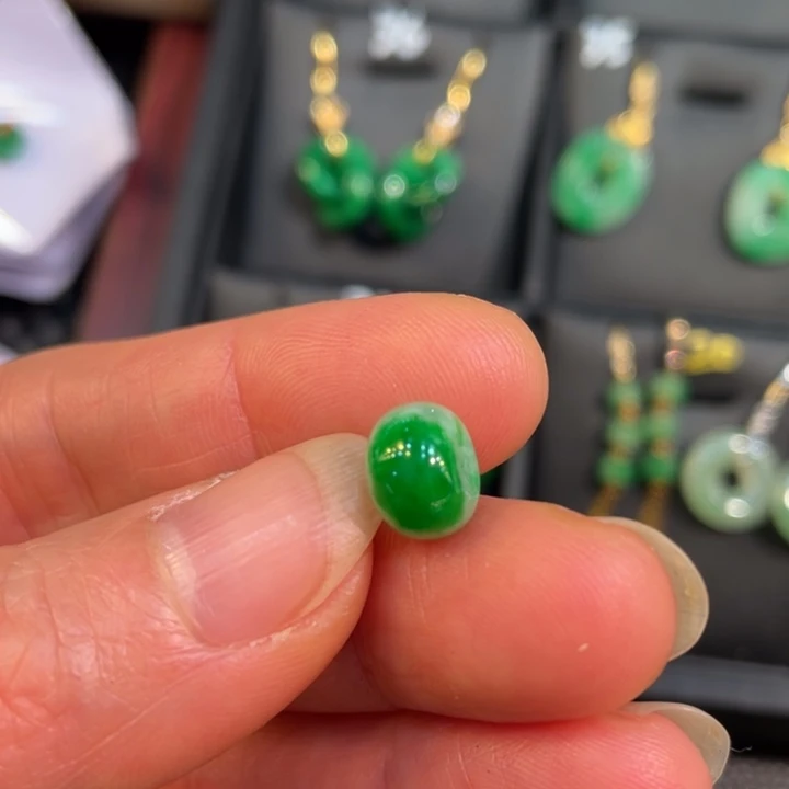 啊****翡翠未镶嵌颈饰平安扣