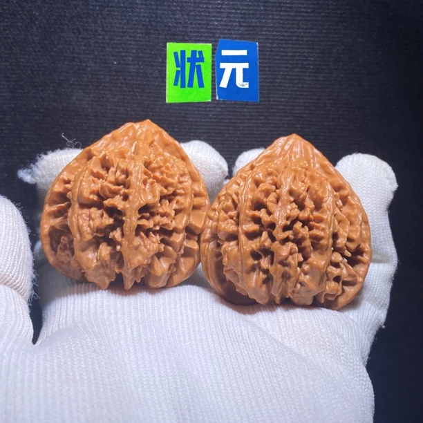 状元冠文玩核桃 老品种 重型的一款品种骨质好油润度高荔枝纹路
