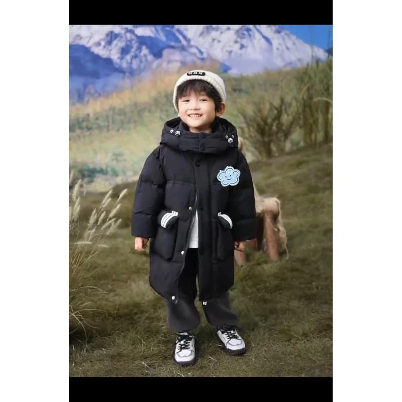 【新疆包邮】儿童黑色字母休闲羽绒服B733