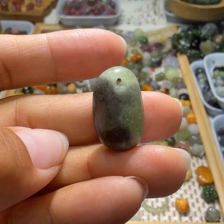 和田玉未镶嵌珠宝半成品