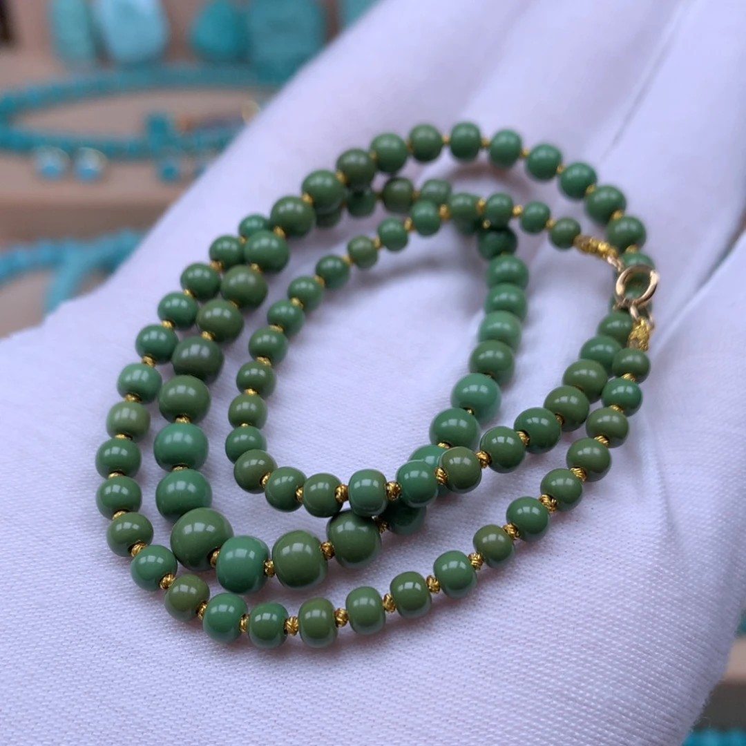 绿松石精品配饰未镶嵌石*。