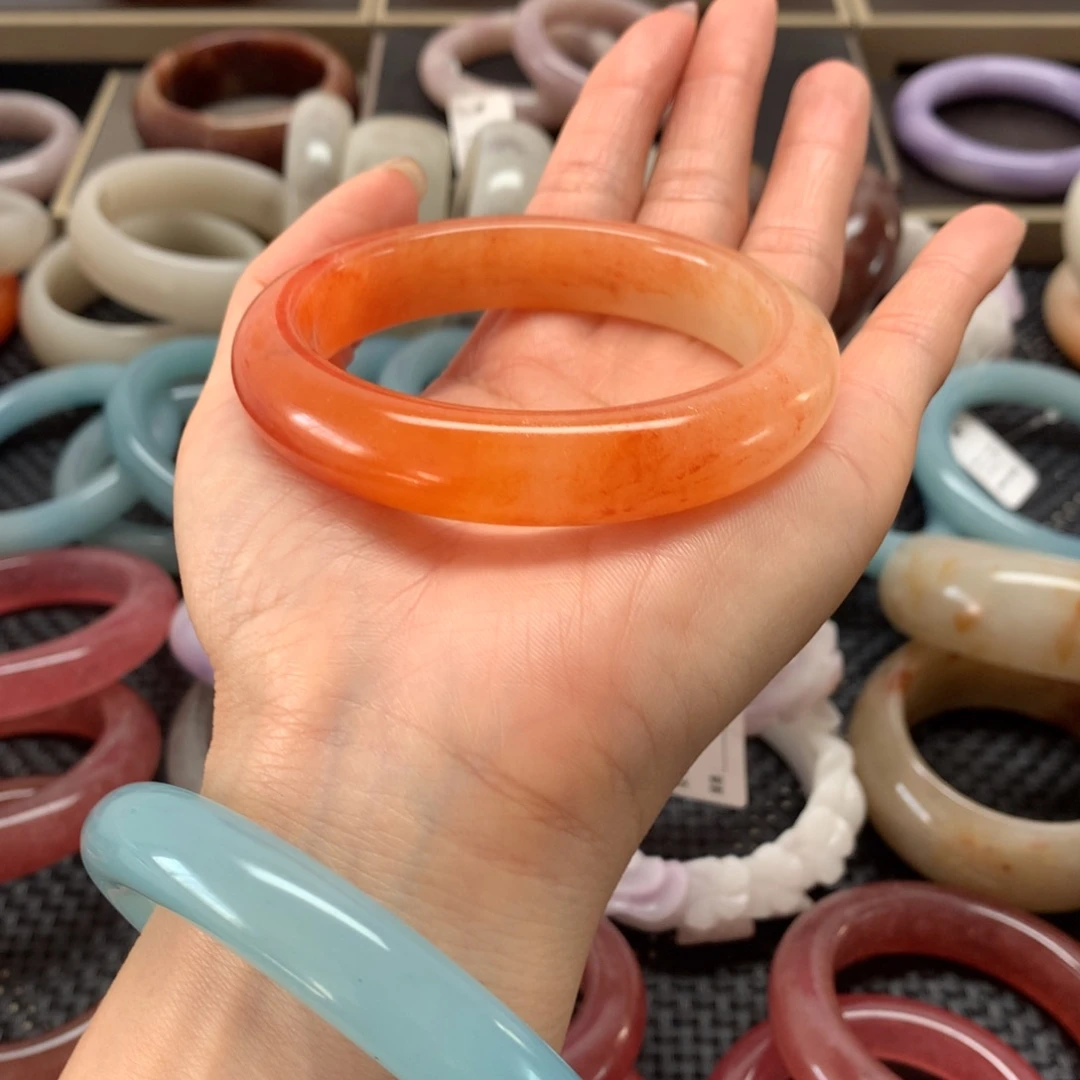 石英岩玉未镶嵌手镯