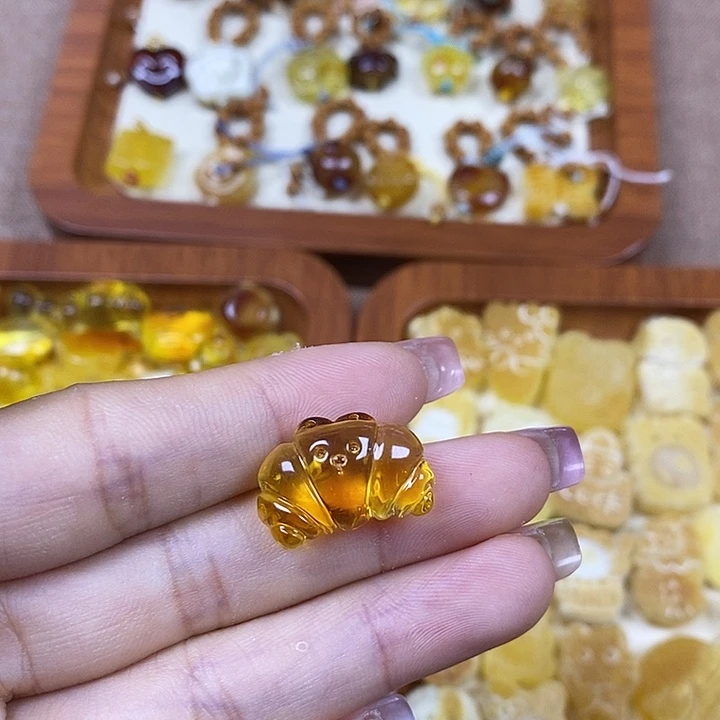 吊坠橄榄核牛角包83