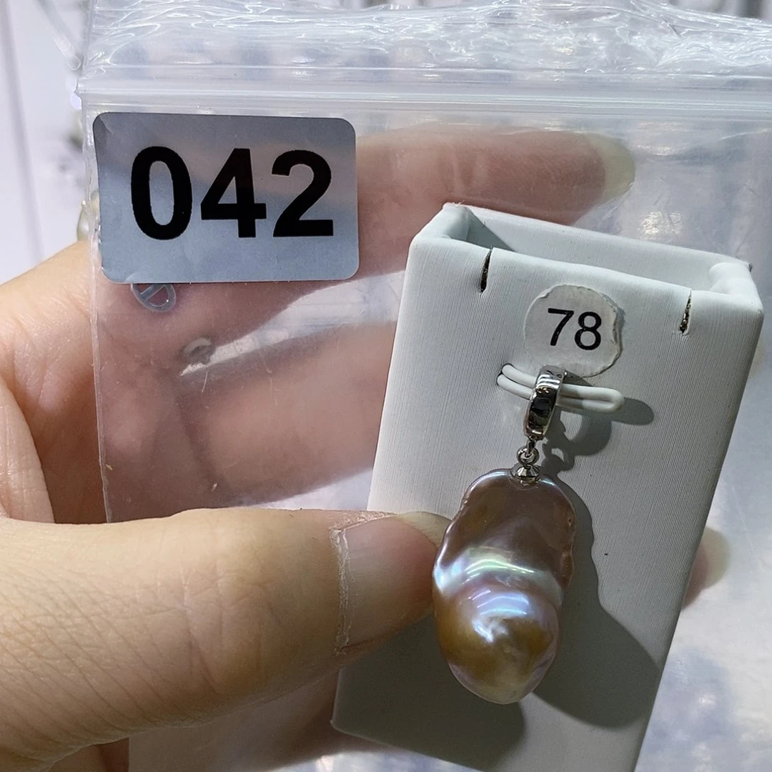 淡水珍珠合金颈饰