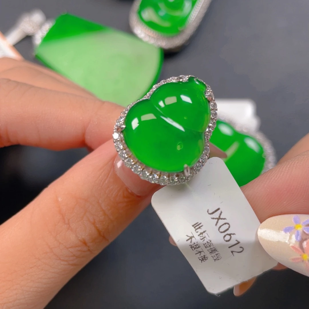 【闪购商品】颈饰银S925镶嵌翡翠翡翠