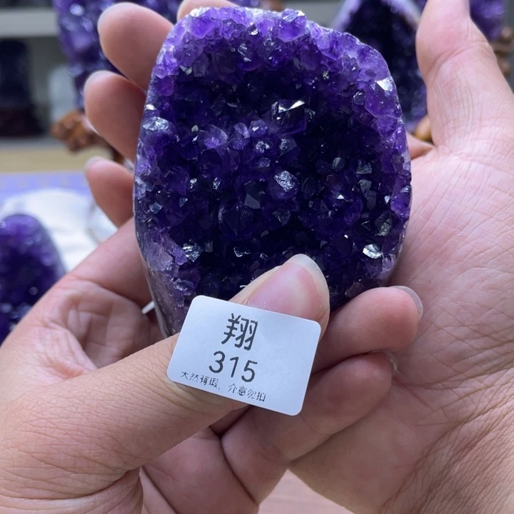 未镶嵌水晶大型摆件（非配饰）