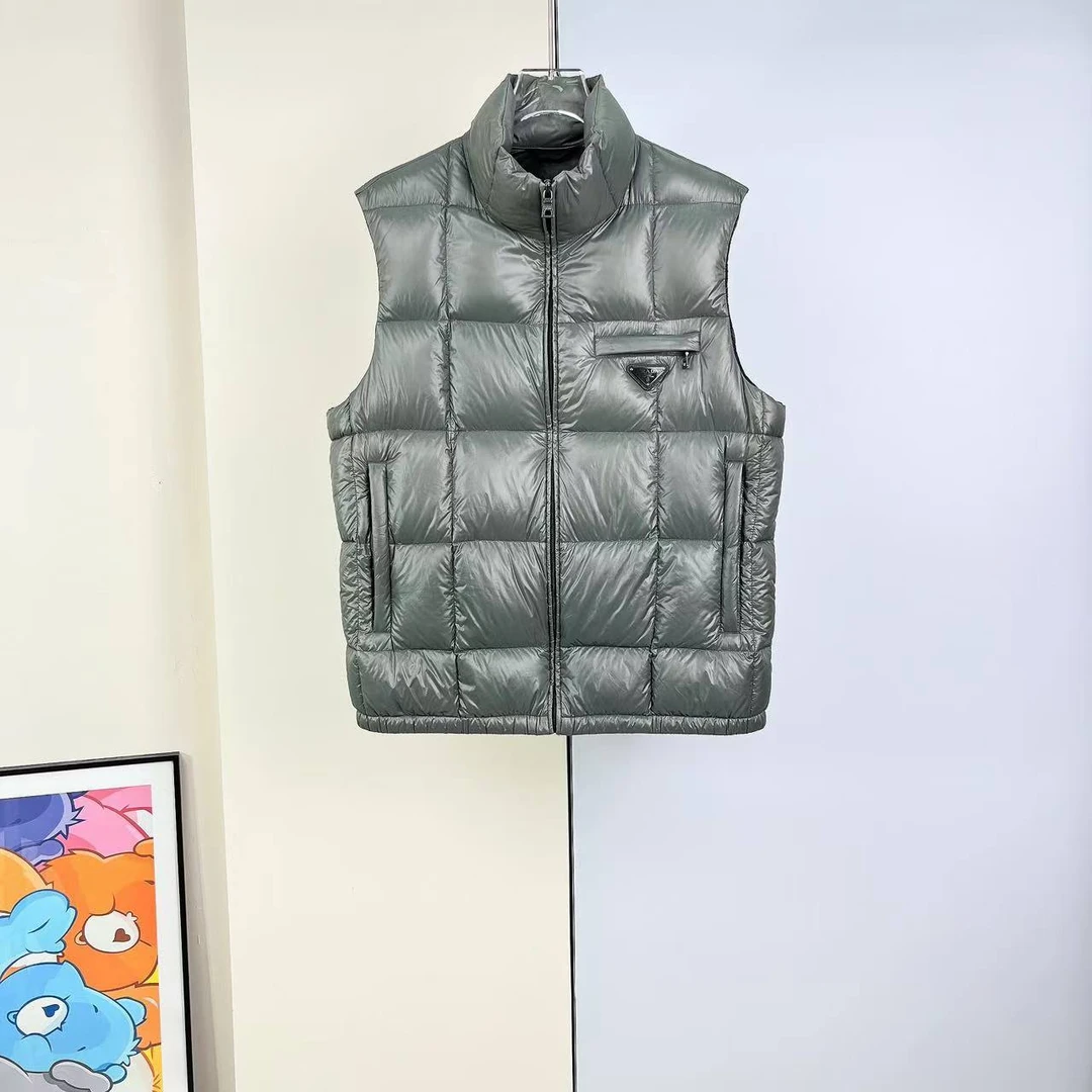 95新 Prada/普拉达 羽绒背心/46码/Xspn5031