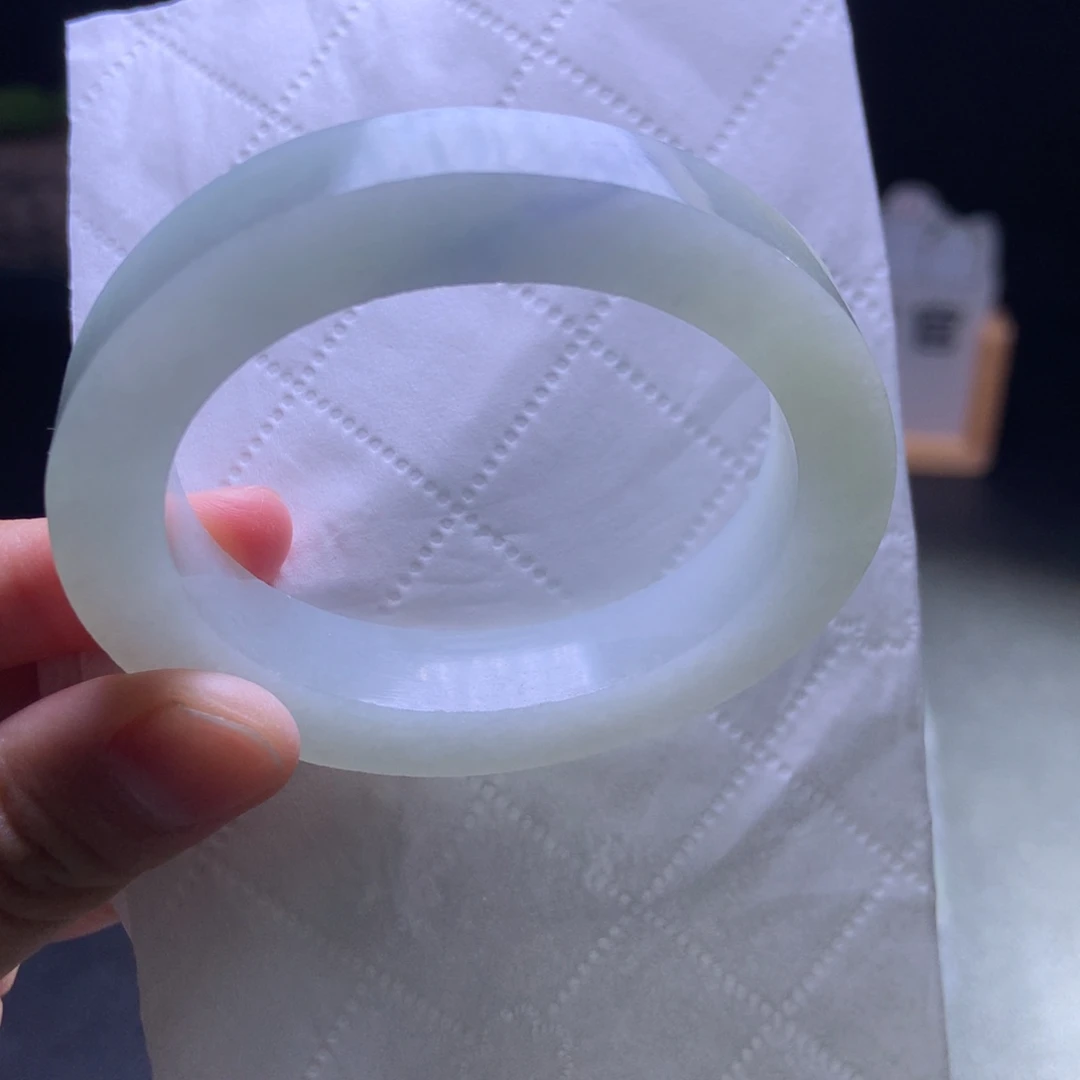 定制翡翠未镶嵌翡翠手镯