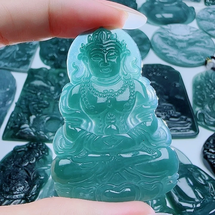 翡翠未镶嵌颈饰多样性发货天然的A货翡翠