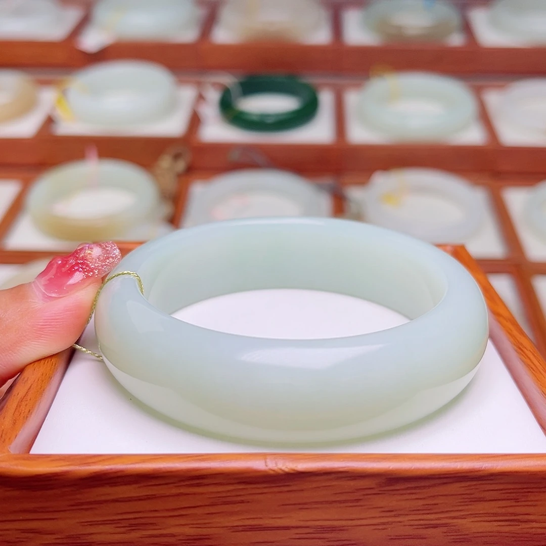 和田玉手镯未镶嵌60