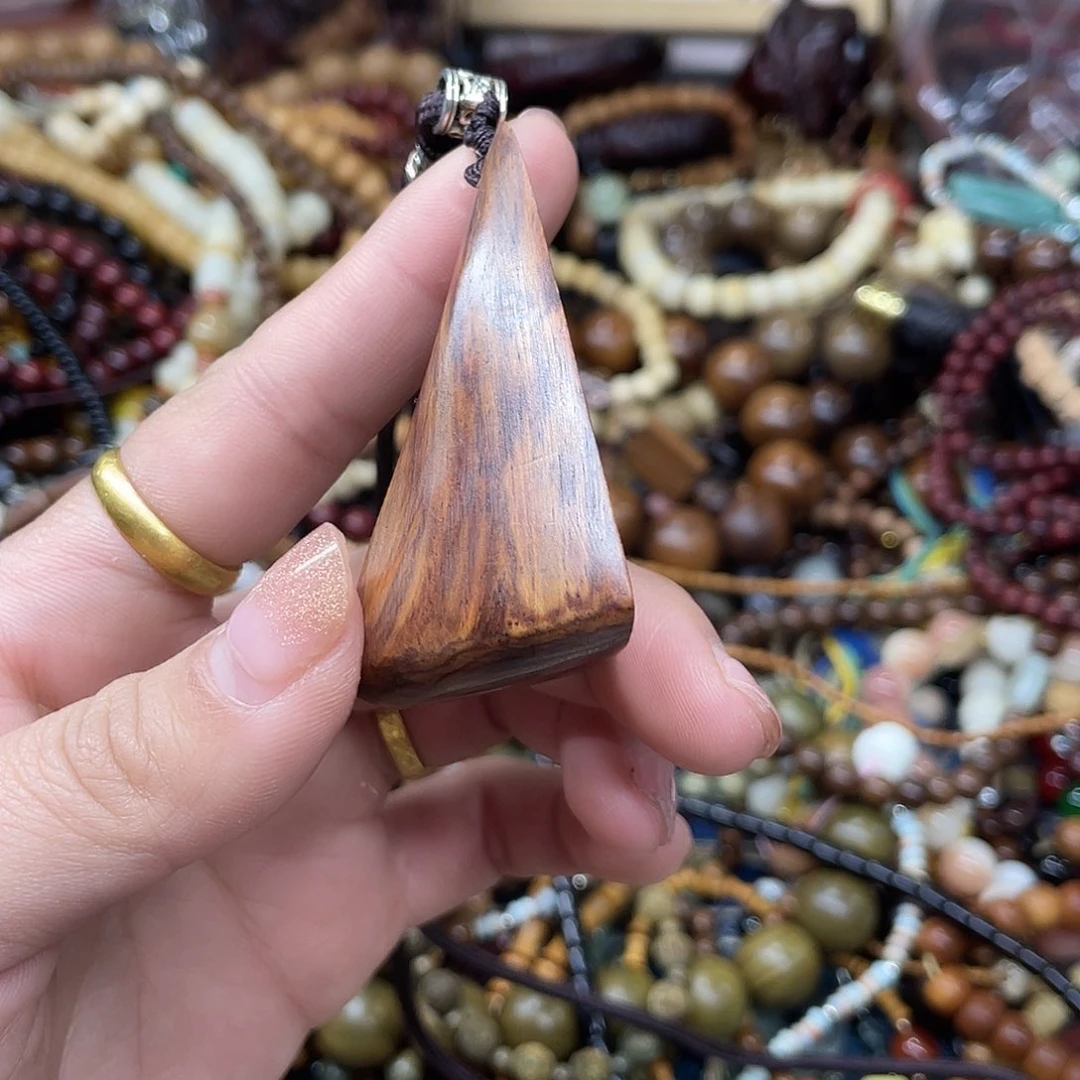 维腊木（绿檀）无事牌