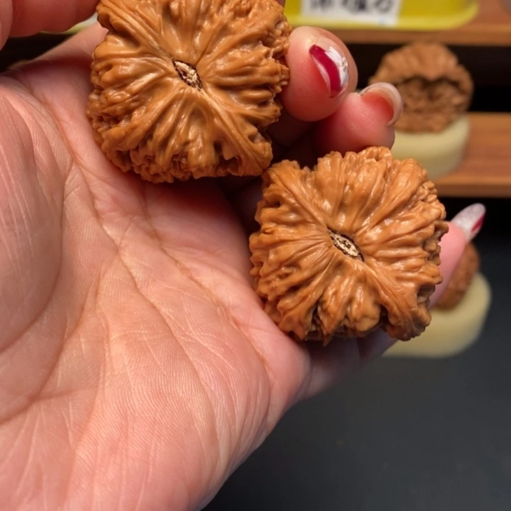 鱼***乎文玩核桃吊坠42全品南疆石