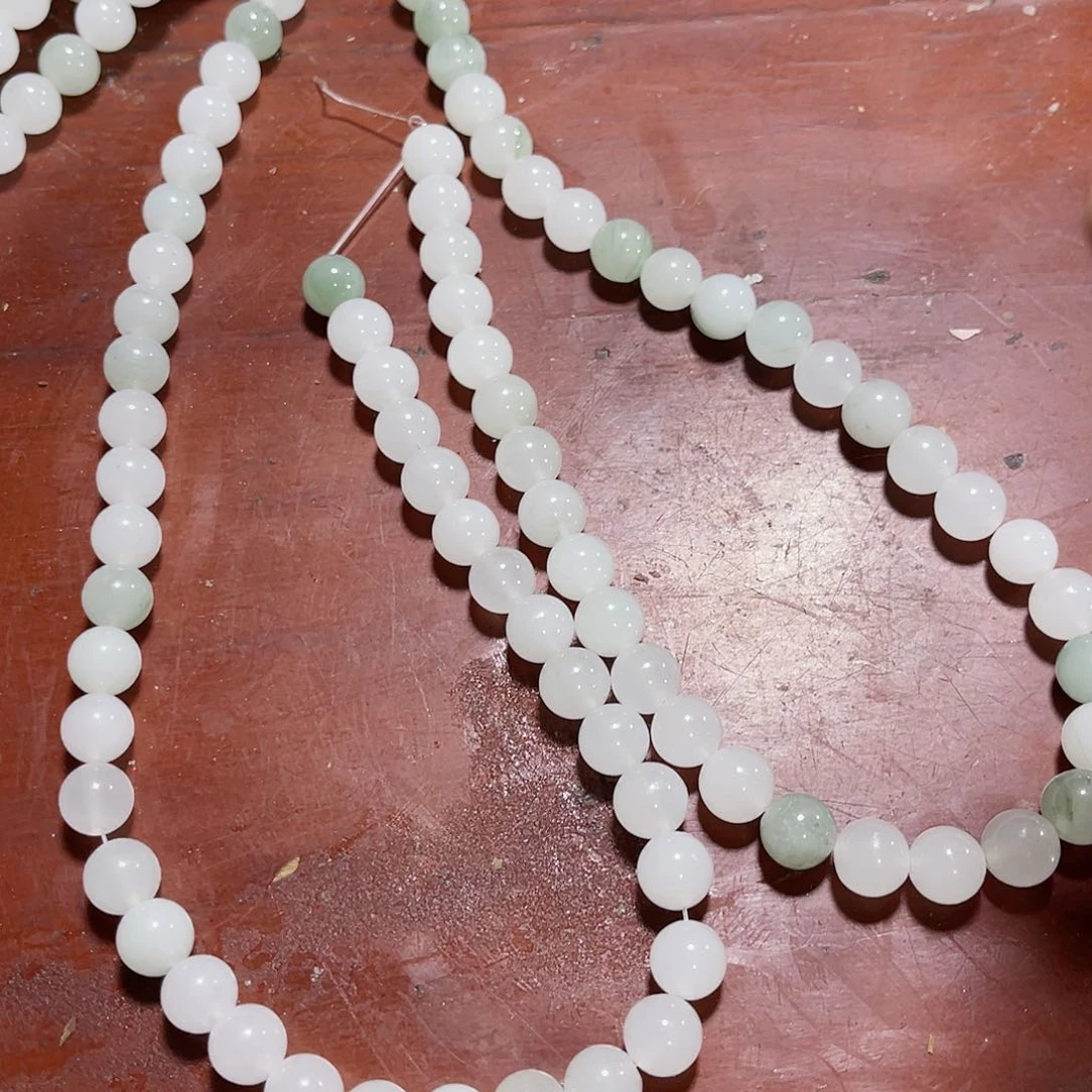 石英质玉颈饰未镶嵌